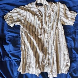 Lightweight Button-down Shirt